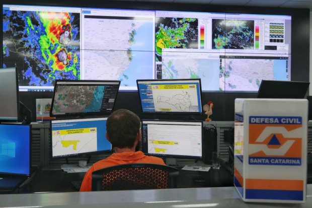 Monitoramento de eventos meteorológicos em Santa Catarina